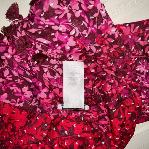 “NEW” ISAAC MIZRAHI LIVE! PRINTED SCARF WITH TASSEL HEM (72” L X 27” W) - Picture 6 of 6